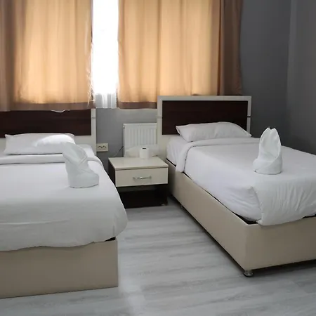 ホテル Grand Koru ヤロヴァ