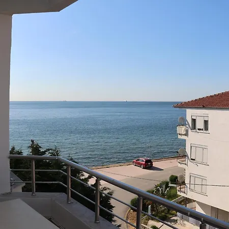 Grand Koru Hotel *