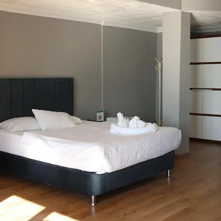 Grand Koru Hotel *